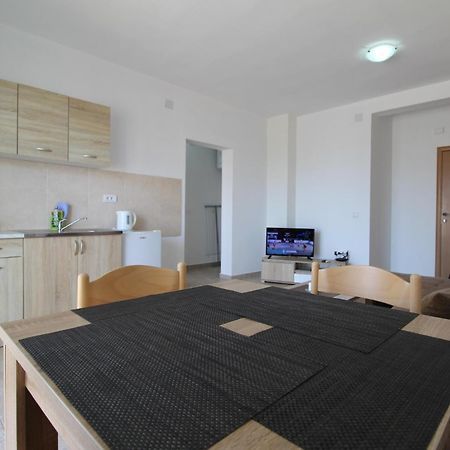 Apartments Cejovic Bar Bilik gambar